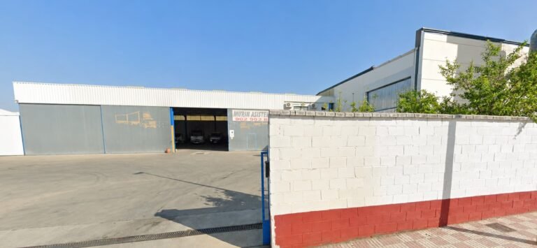 Fachada de nave industrial